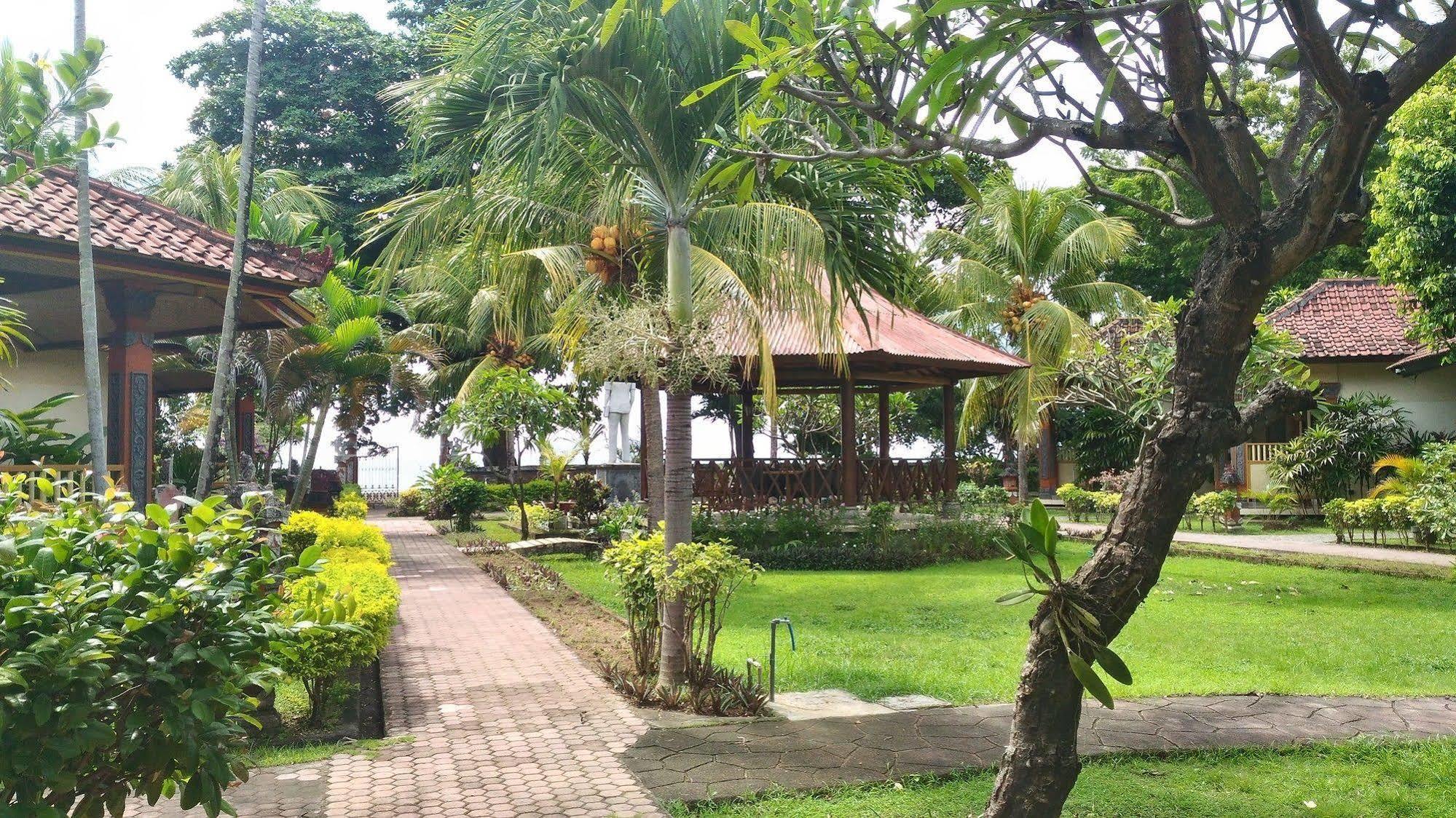 Lovina Beach Hotel Exterior foto